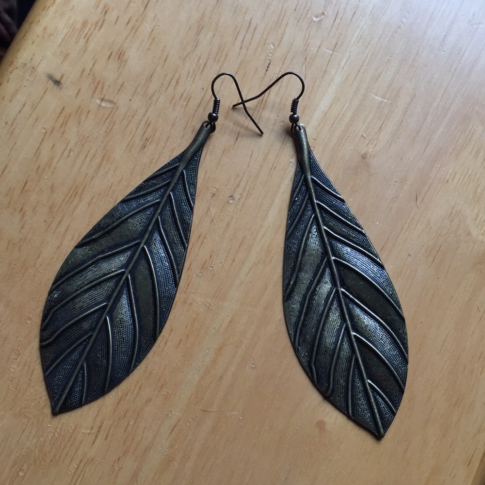 “Light as a Feather” Earrings🌹